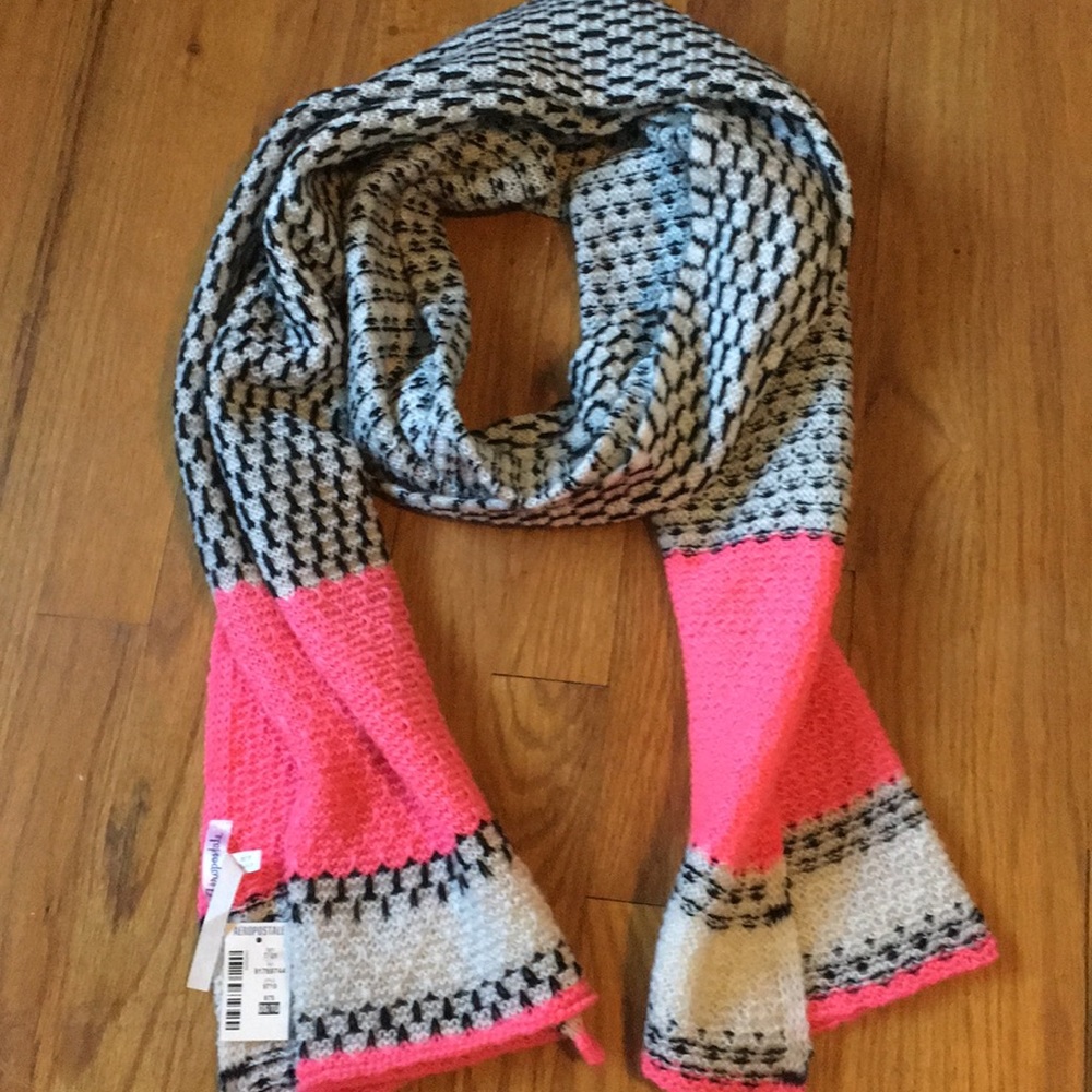 NWT Aeropostale knit scarf.